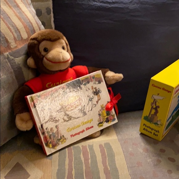 Curious George plush with boxed photo album set - Picture 5 of 6
